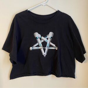 Hitachi pentagram cropped tee